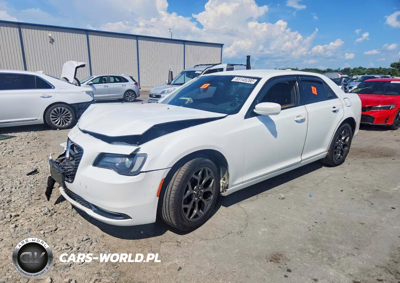 2018 Chrysler 300 S – zdjęcie 1 z 12