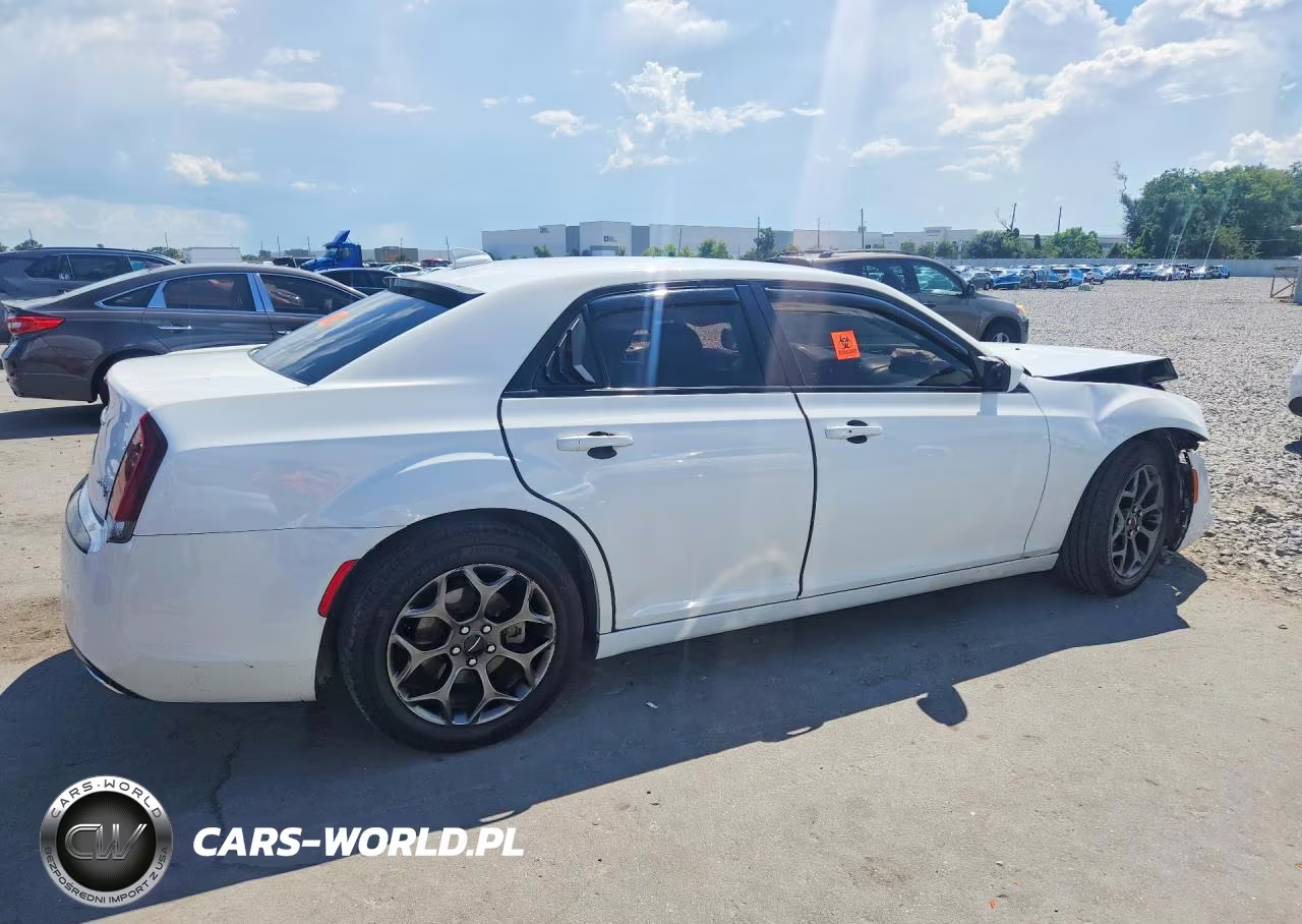 2018 Chrysler 300 S VIN:2C3CCAGG2JH267736 - 3