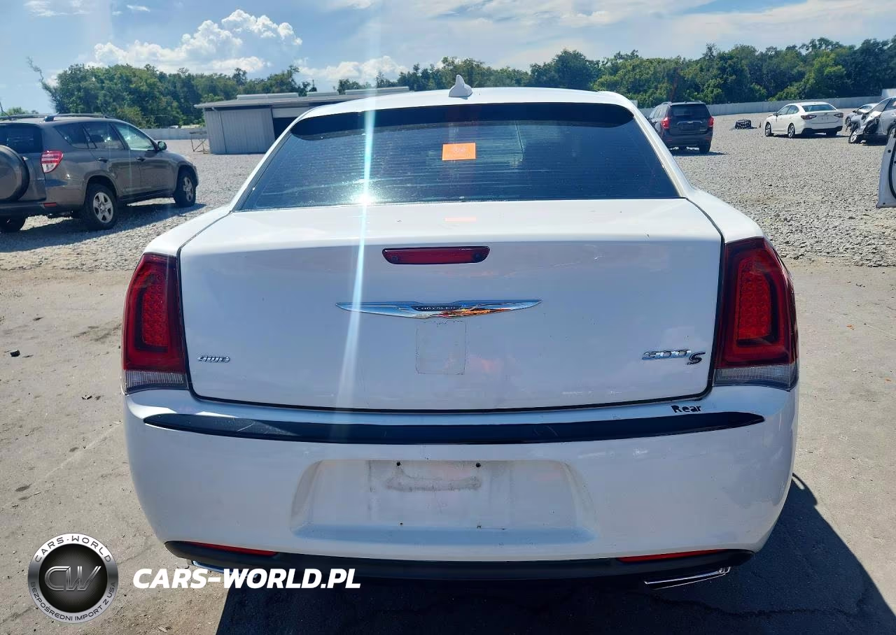 2018 Chrysler 300 S VIN:2C3CCAGG2JH267736 - 6