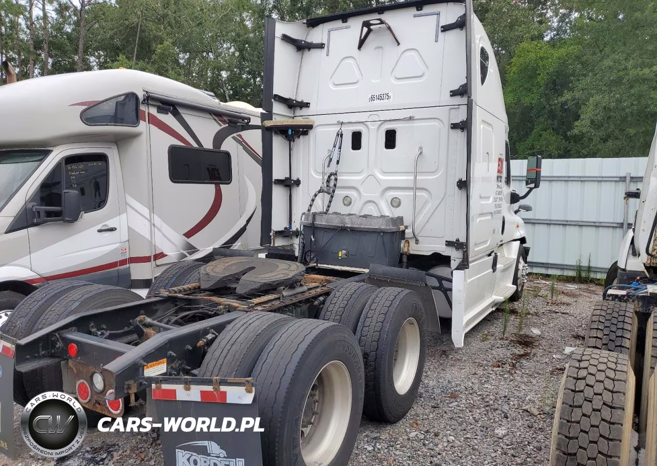 2016 Freightliner Cascadia 125 Semi Truck VIN:3AKJGLD56GSGW2259 - 4