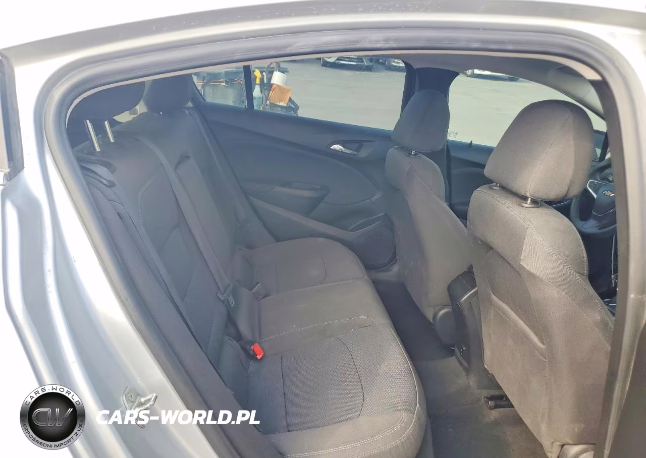 2018 Chevrolet Cruze Lt VIN:3G1BE6SM8JS630218 - 10