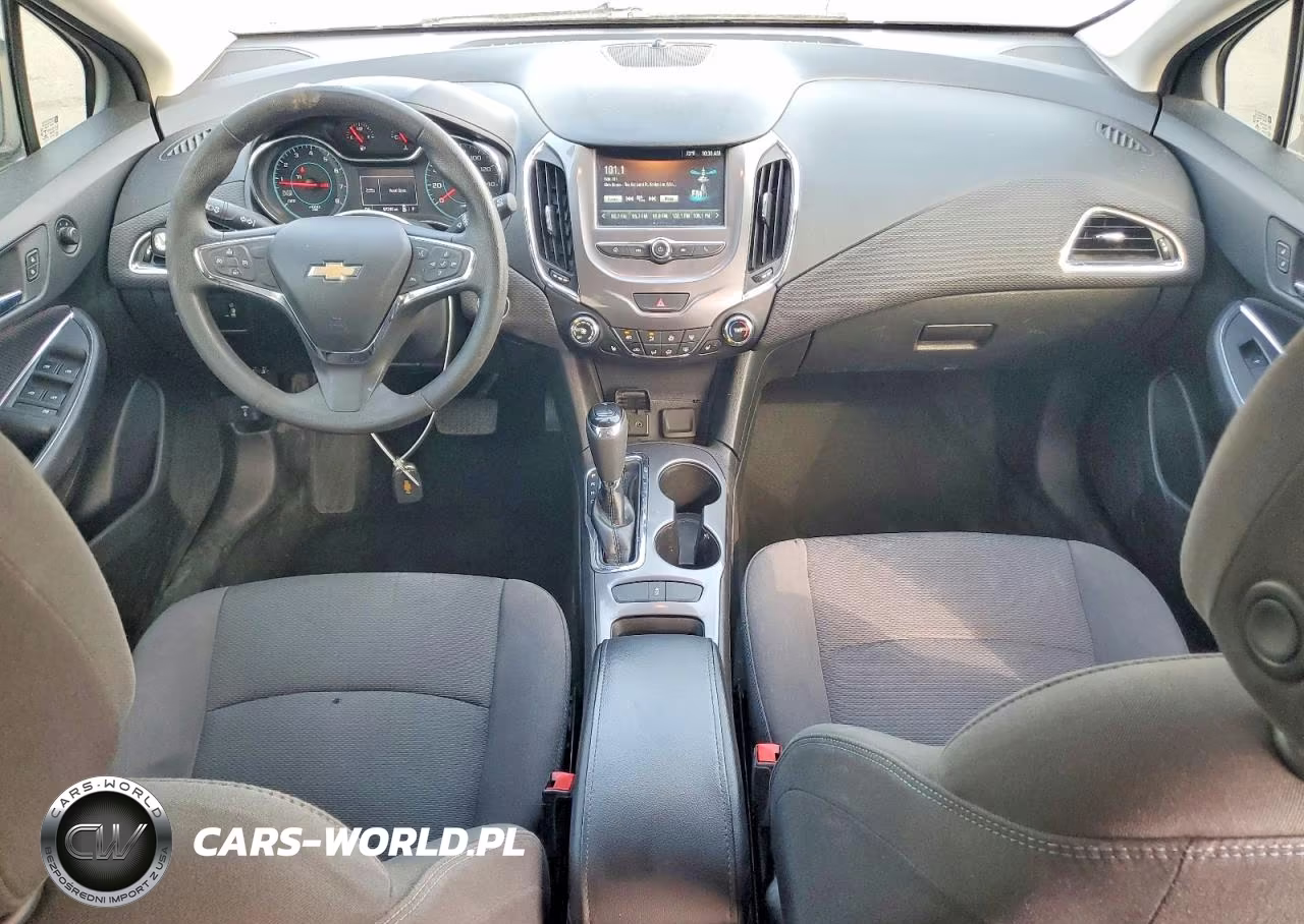 2018 Chevrolet Cruze Lt VIN:3G1BE6SM8JS630218 - 8