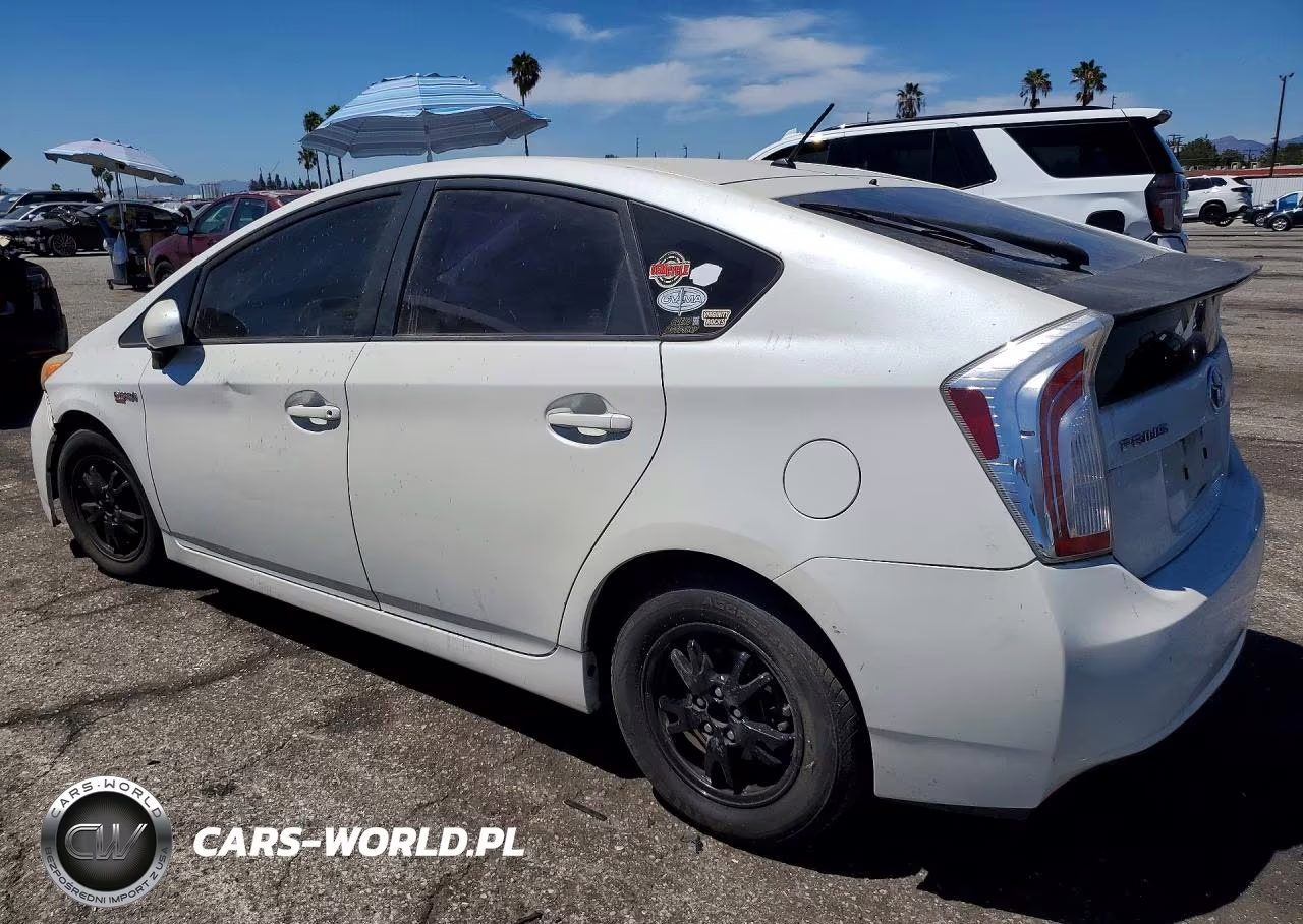 2014 Toyota Prius Two VIN:JTDKN3DU9E0367432 - 2