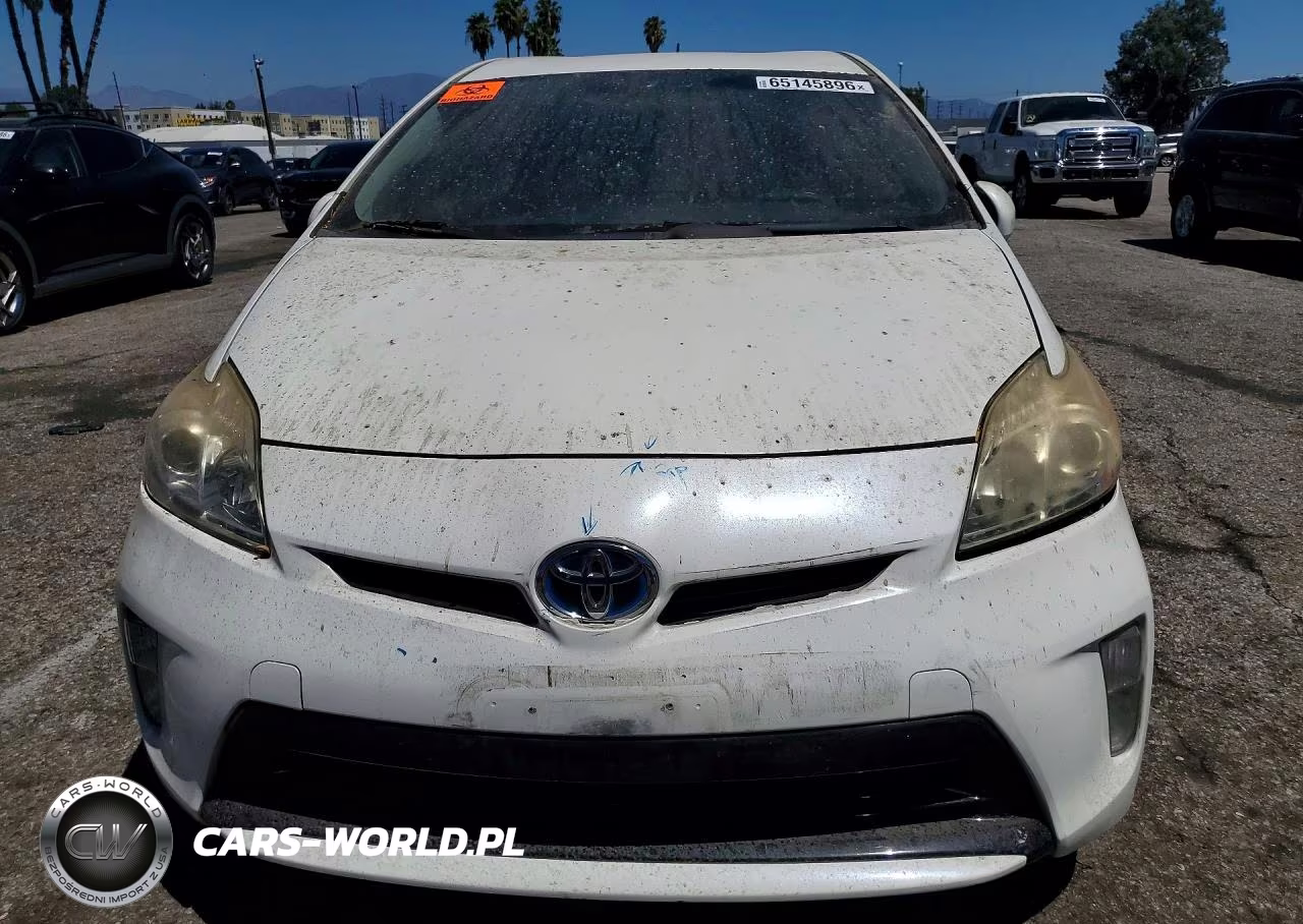 2014 Toyota Prius Two VIN:JTDKN3DU9E0367432 - 5
