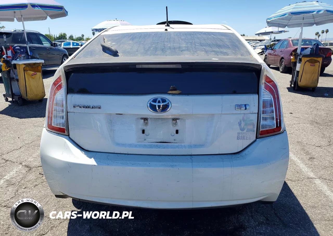 2014 Toyota Prius Two VIN:JTDKN3DU9E0367432 - 6