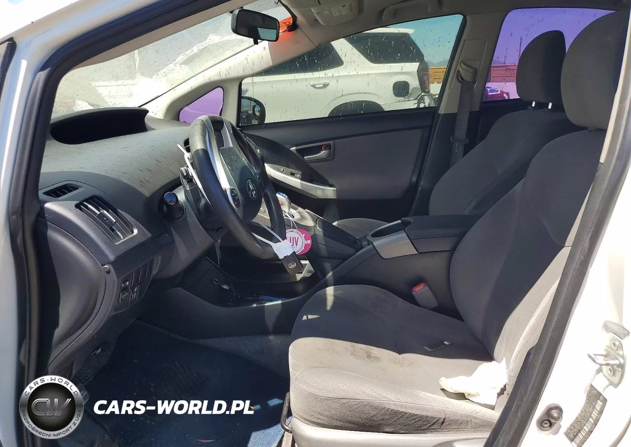 2014 Toyota Prius Two VIN:JTDKN3DU9E0367432 - 7