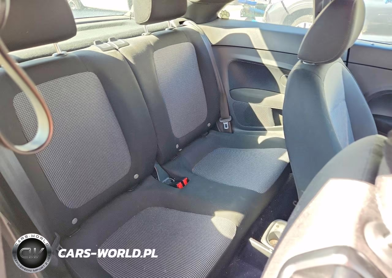 2019 Volkswagen Beetle S VIN:3VWFD7AT9KM717252 - 10