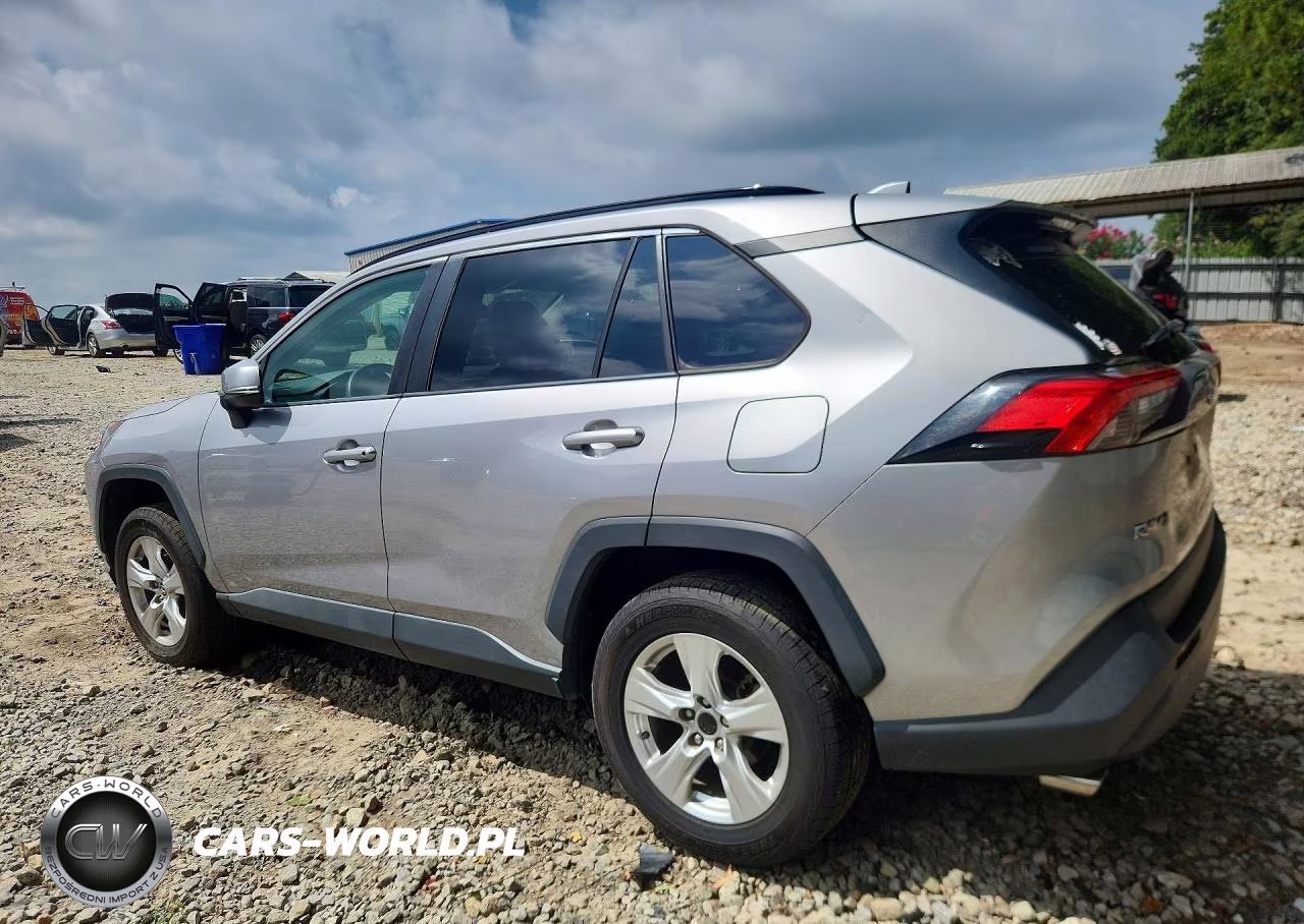 2020 Toyota Rav4 Xle VIN:2T3P1RFV9LC100490 - 2