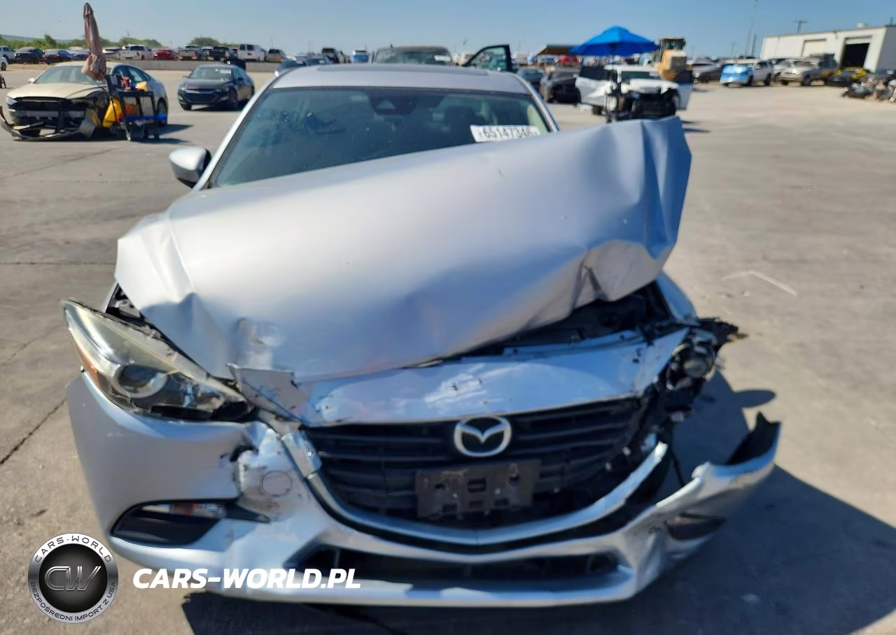 2018 Mazda 3 Touring VIN:3MZBN1V3XJM175077 - 5