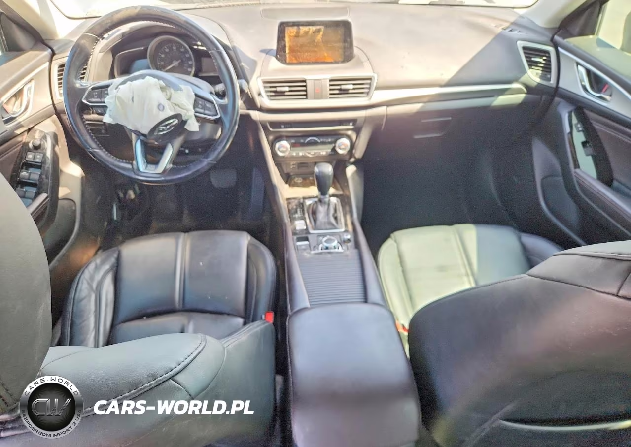 2018 Mazda 3 Touring VIN:3MZBN1V3XJM175077 - 8