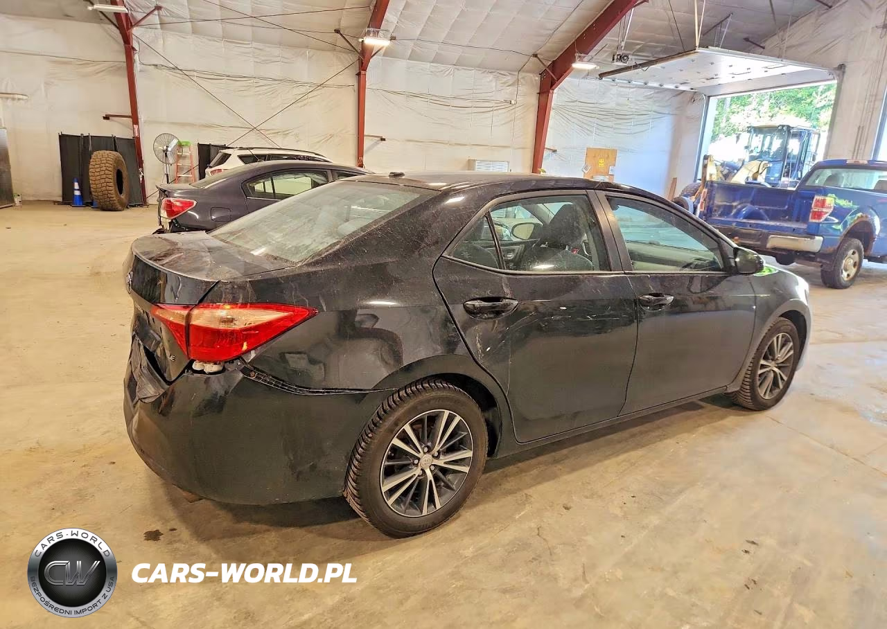2018 Toyota Corolla Le VIN:2T1BURHE4JC097485 - 3