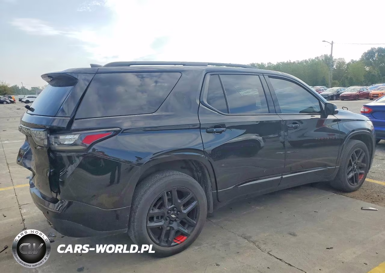 2021 Chevrolet Traverse Premier VIN:1GNERKKW6MJ231436 - 3