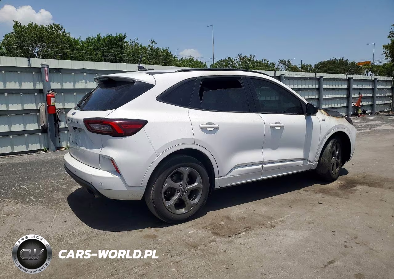 2023 Ford Escape St Line VIN:1FMCU0MN1PUB36305 - 3