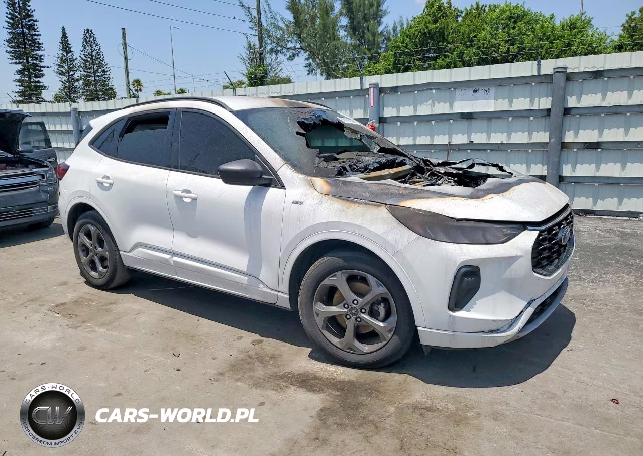 2023 Ford Escape St Line VIN:1FMCU0MN1PUB36305 - 4