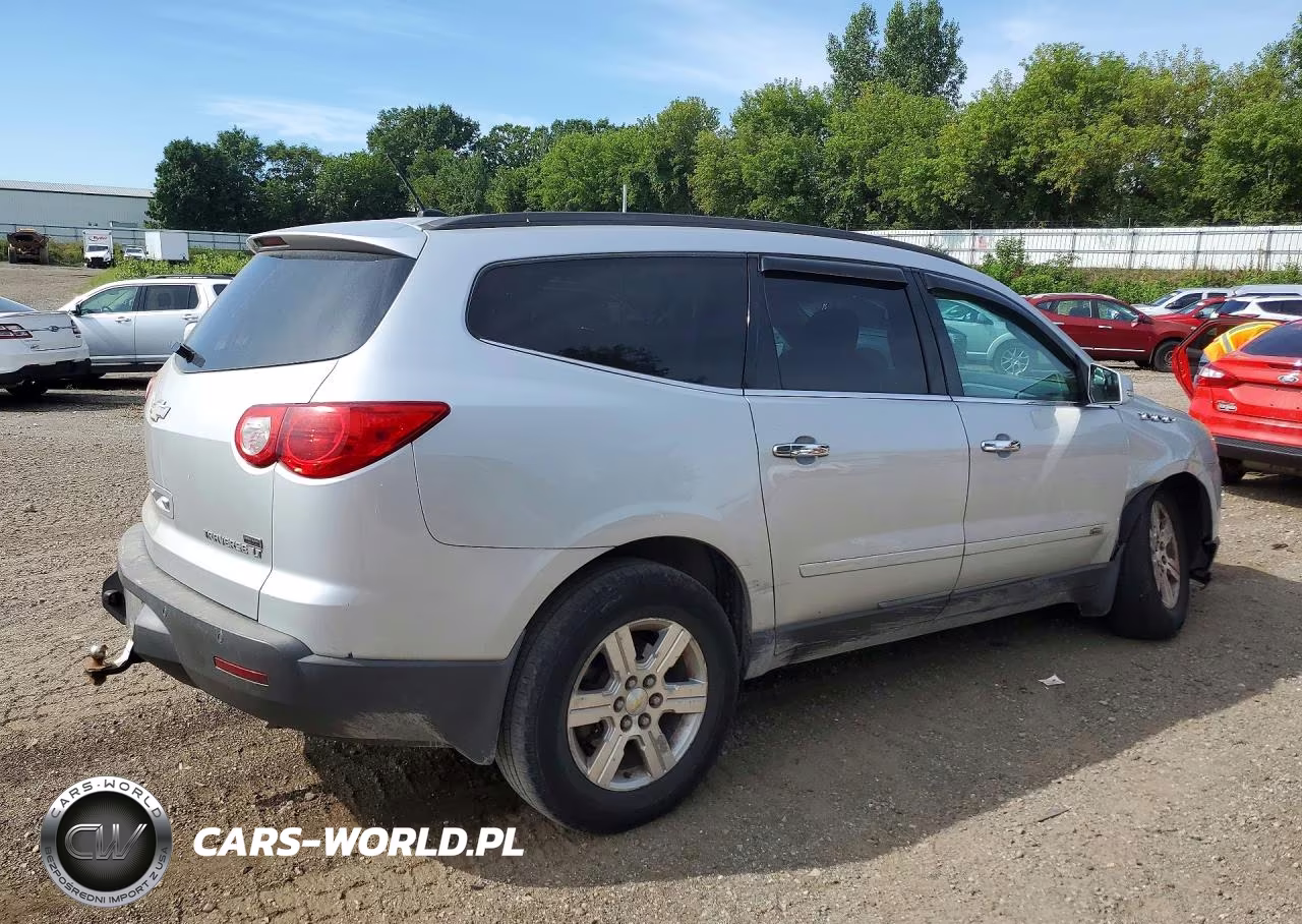 2010 Chevrolet Traverse Lt VIN:1GNLRFED2AS150156 - 3