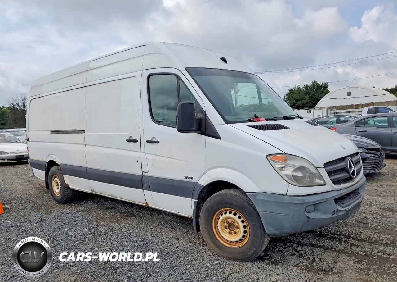 2011 Mercedes-Benz Sprinter 2500 VIN:WD3PE8CB0B5573749 - 4