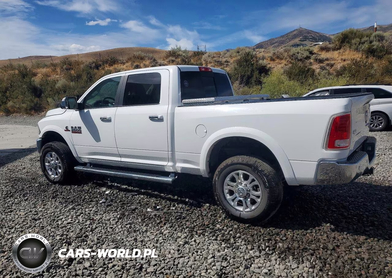 2016 Ram 2500 Laramie VIN:3C6UR5FL8GG333551 - 2