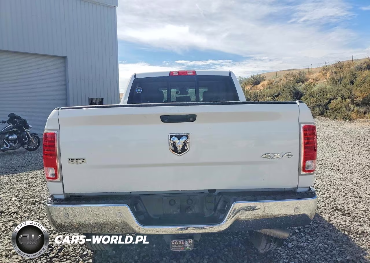 2016 Ram 2500 Laramie VIN:3C6UR5FL8GG333551 - 6
