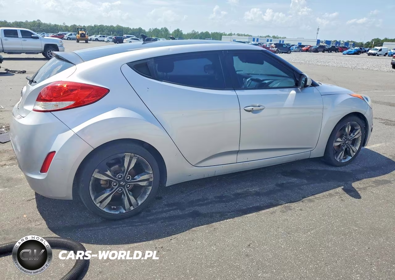 2017 Hyundai Veloster Value Edition VIN:KMHTC6AD5HU320987 - 3