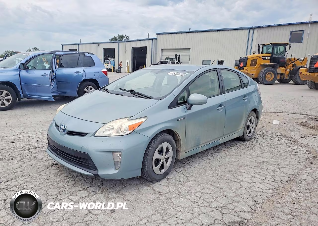 2013 Toyota Prius Three – zdjęcie 1 z 12