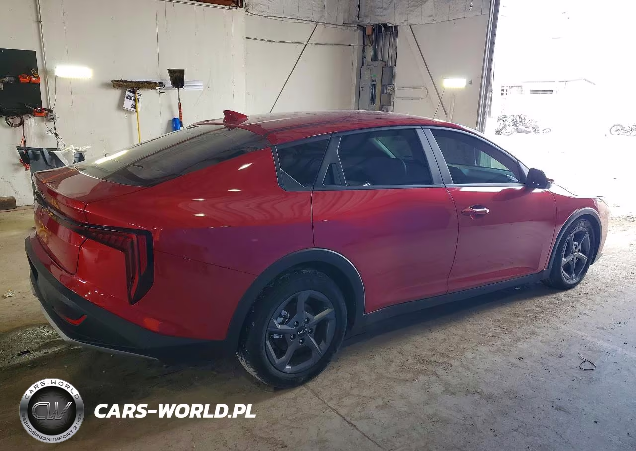 2025 Kia K4 Lxs VIN:3KPFT4DE8SE131721 - 3