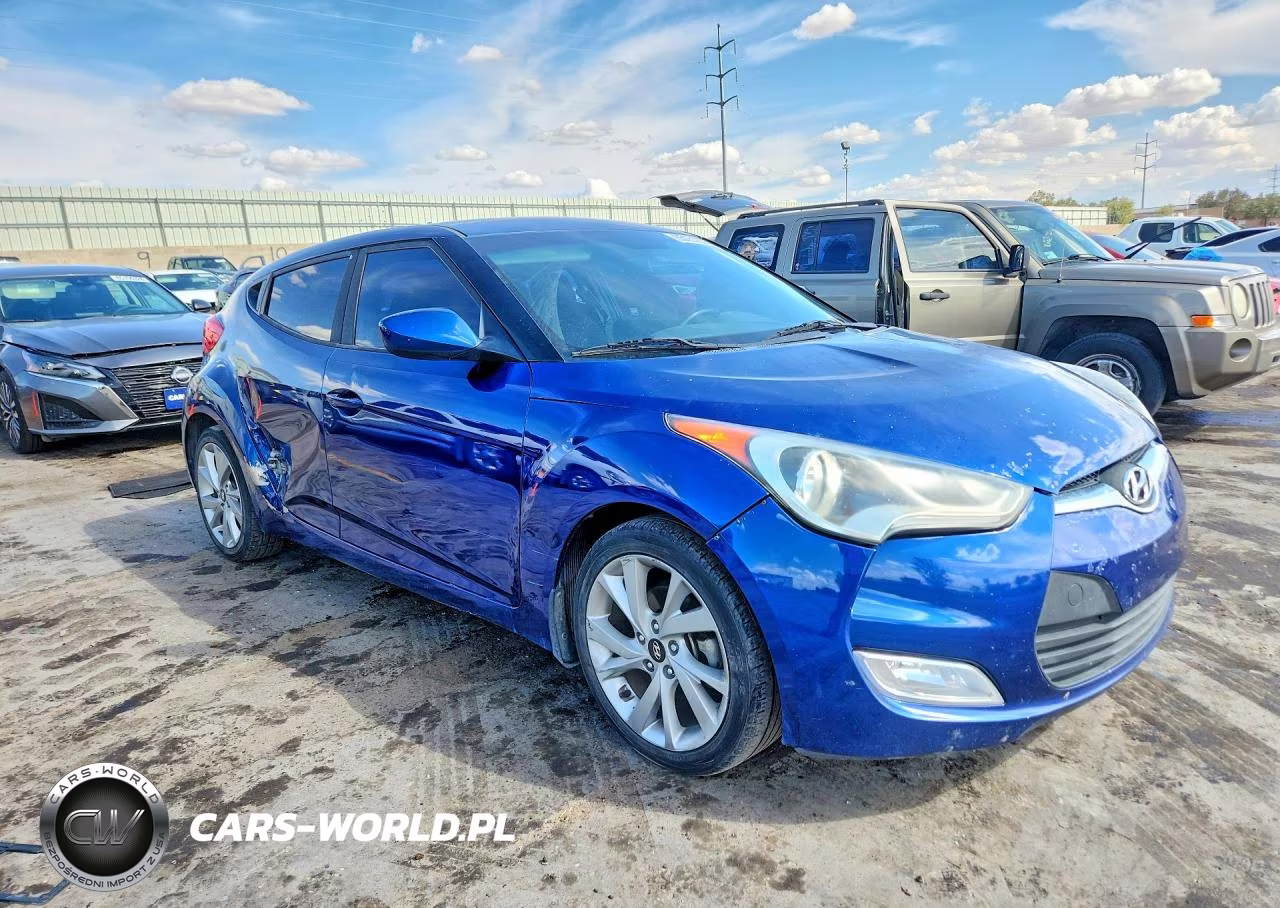 2017 Hyundai Veloster VIN:KMHTC6AD6HU317211 - 4