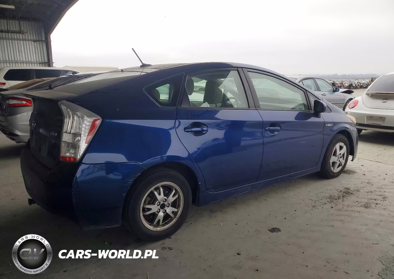 2011 Toyota Prius Two VIN:JTDKN3DU5B1470420 - 3
