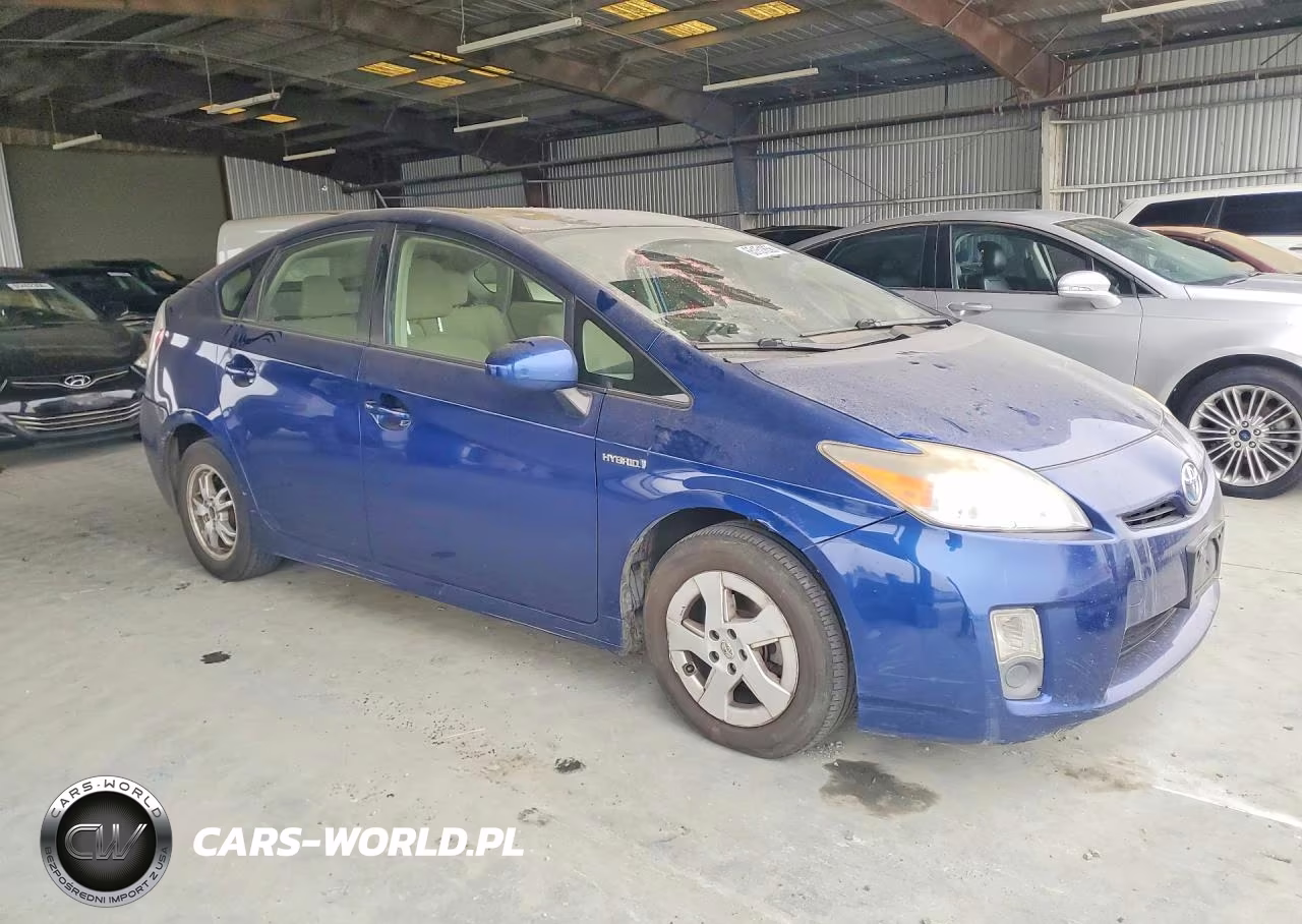 2011 Toyota Prius Two VIN:JTDKN3DU5B1470420 - 4