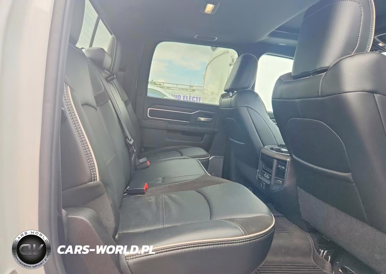 2025 Ram 2500 Laramie VIN:3C63R5FL0SG504328 - 11