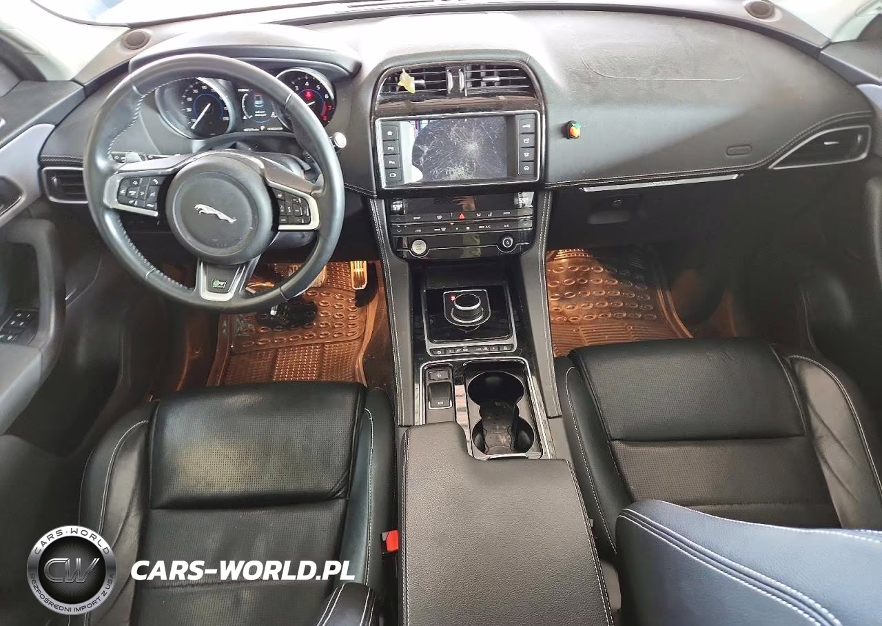 2018 Jaguar F-Pace R - Sport VIN:SADCL2EV6JA259113 - 8