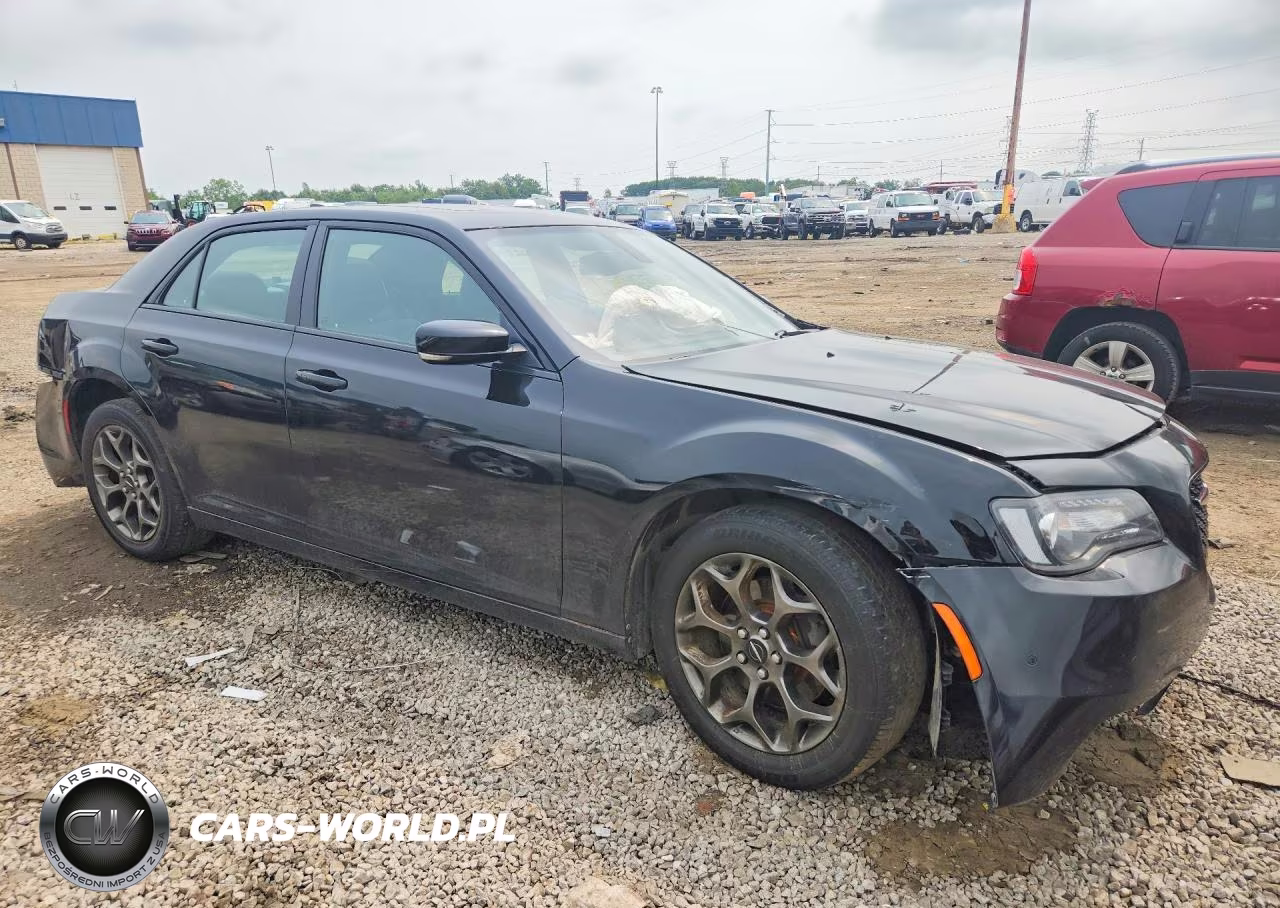 2016 Chrysler 300 S VIN:2C3CCAGG7GH230528 - 4