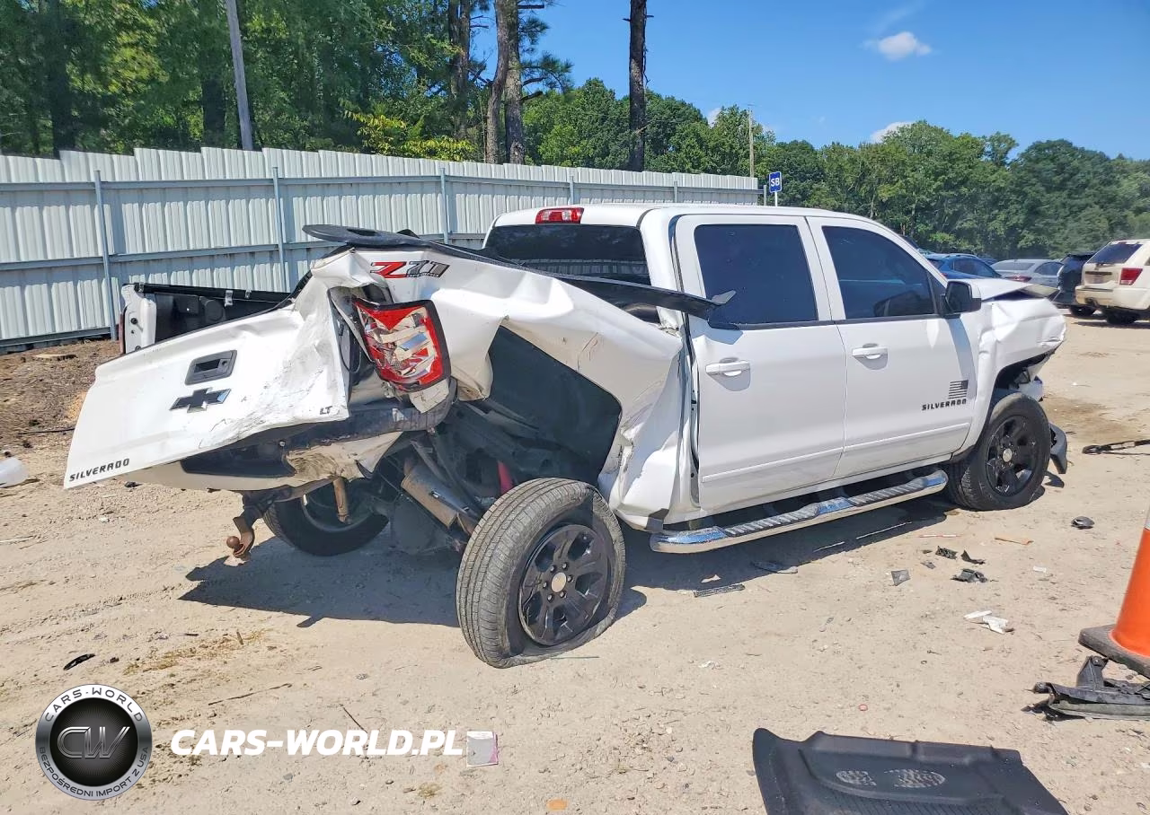 2018 Chevrolet Silverado K1500 Lt VIN:3GCUKREC3JG545223 - 3