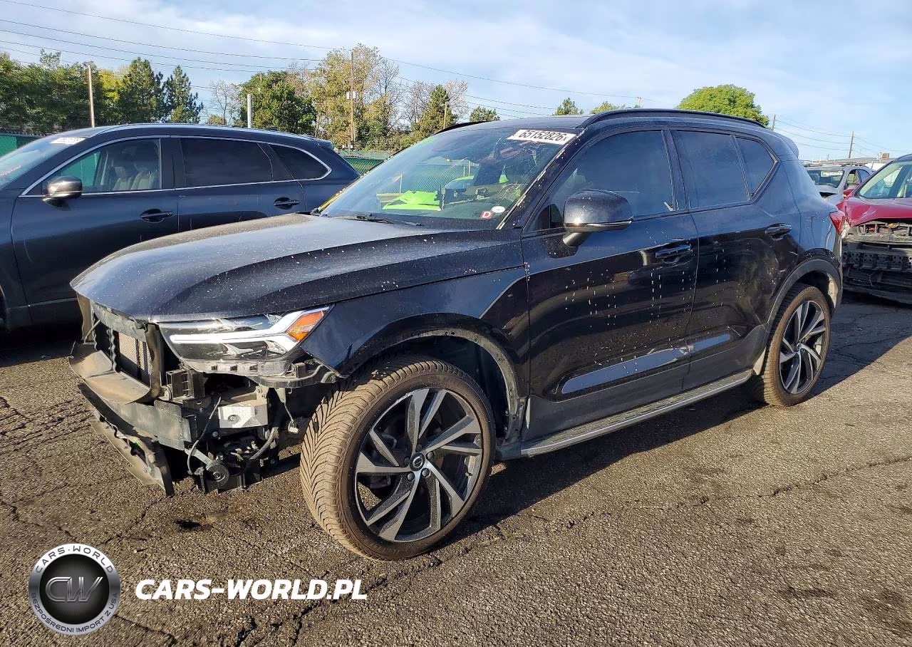 2022 Volvo Xc40 T5 R-Design VIN:YV4162UM3N2694204 - 1