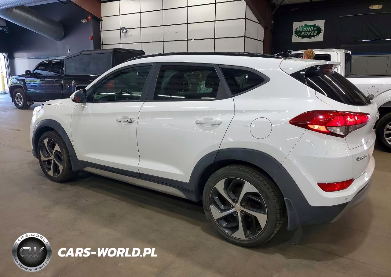 2018 Hyundai Tucson Value VIN:KM8J3CA23JU631571 - 2