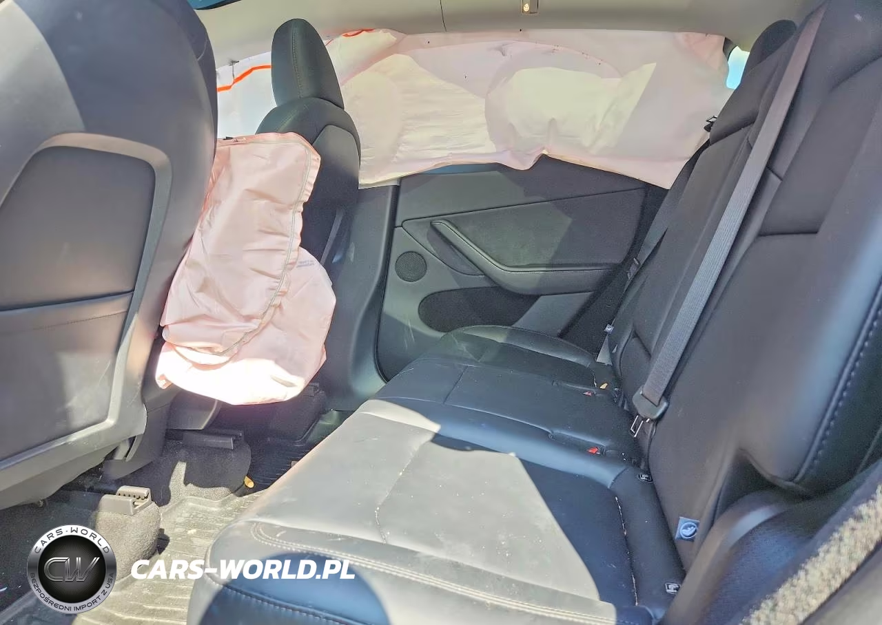 2025 Tesla Model Y VIN:7SAYGDED8SA378184 - 10