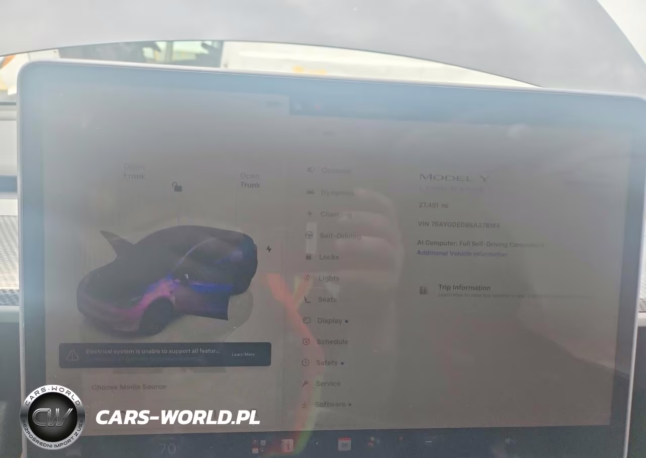 2025 Tesla Model Y VIN:7SAYGDED8SA378184 - 9