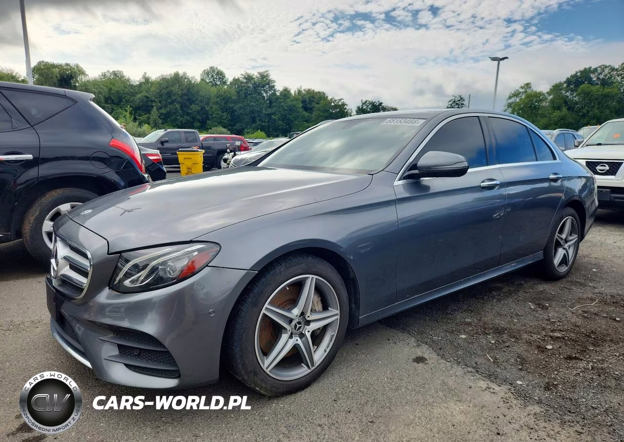2017 Mercedes-Benz E 300 4Matic – zdjęcie 1 z 12