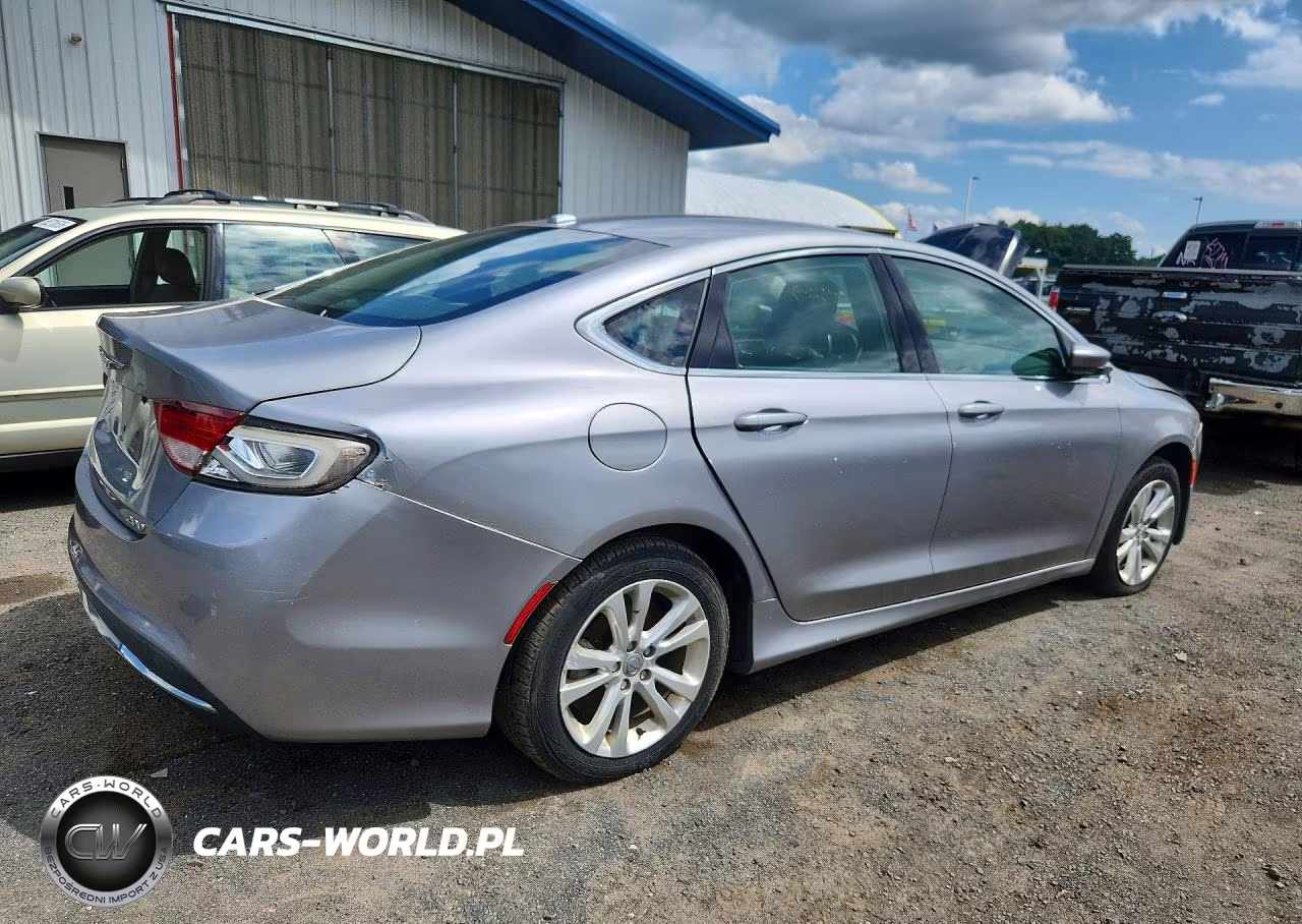2015 Chrysler 200 Limited VIN:1C3CCCAB4FN744044 - 3