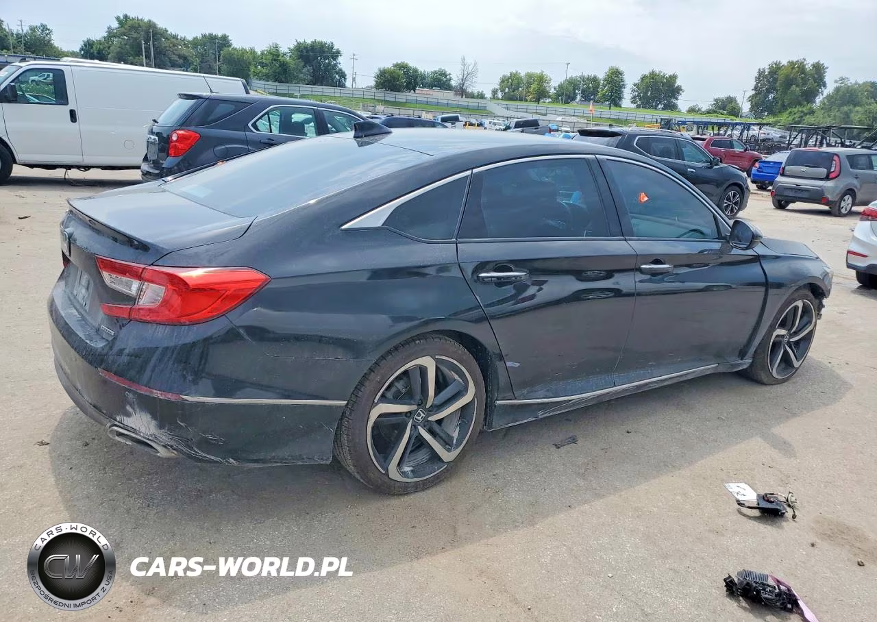2018 Honda Accord Touring VIN:1HGCV1F96JA108095 - 3
