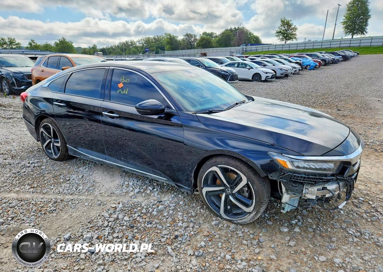 2018 Honda Accord Touring VIN:1HGCV1F96JA108095 - 4