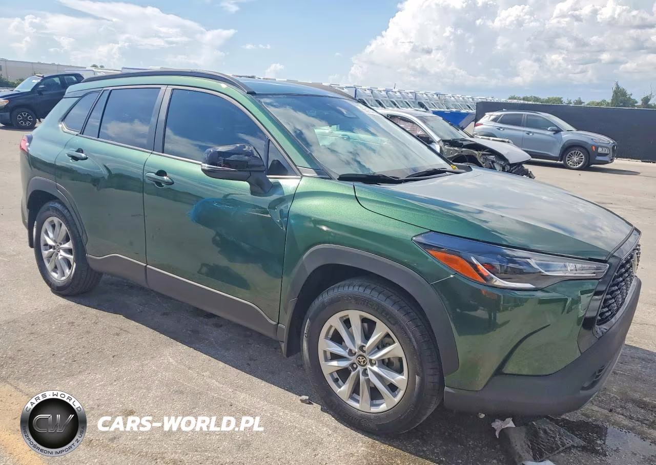 2025 Toyota Corolla Cross Le VIN:7MUCAAAG7SV143531 - 4
