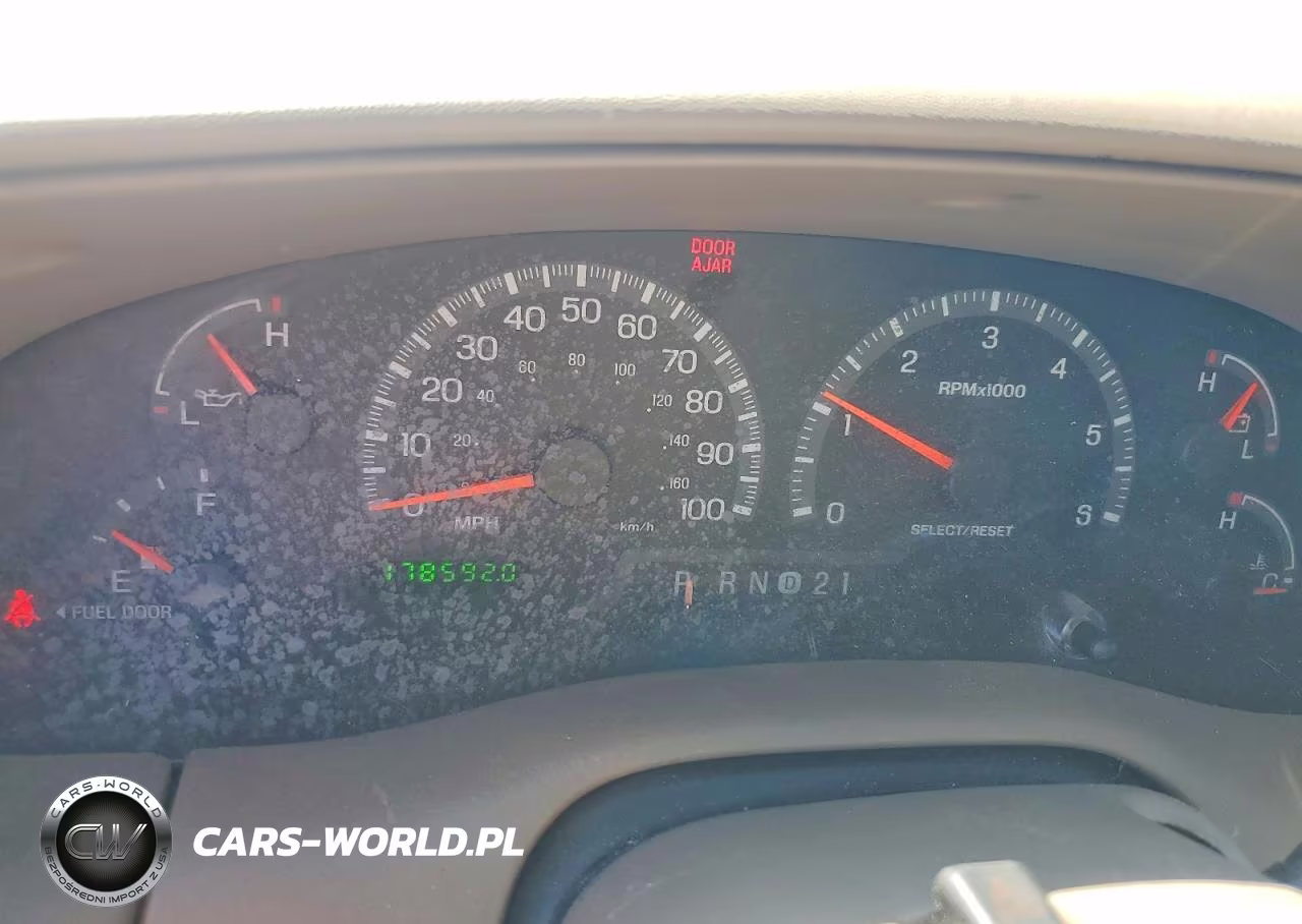 2000 Ford Expedition Eddie Bauer VIN:1FMPU18L3YLA44703 - 9