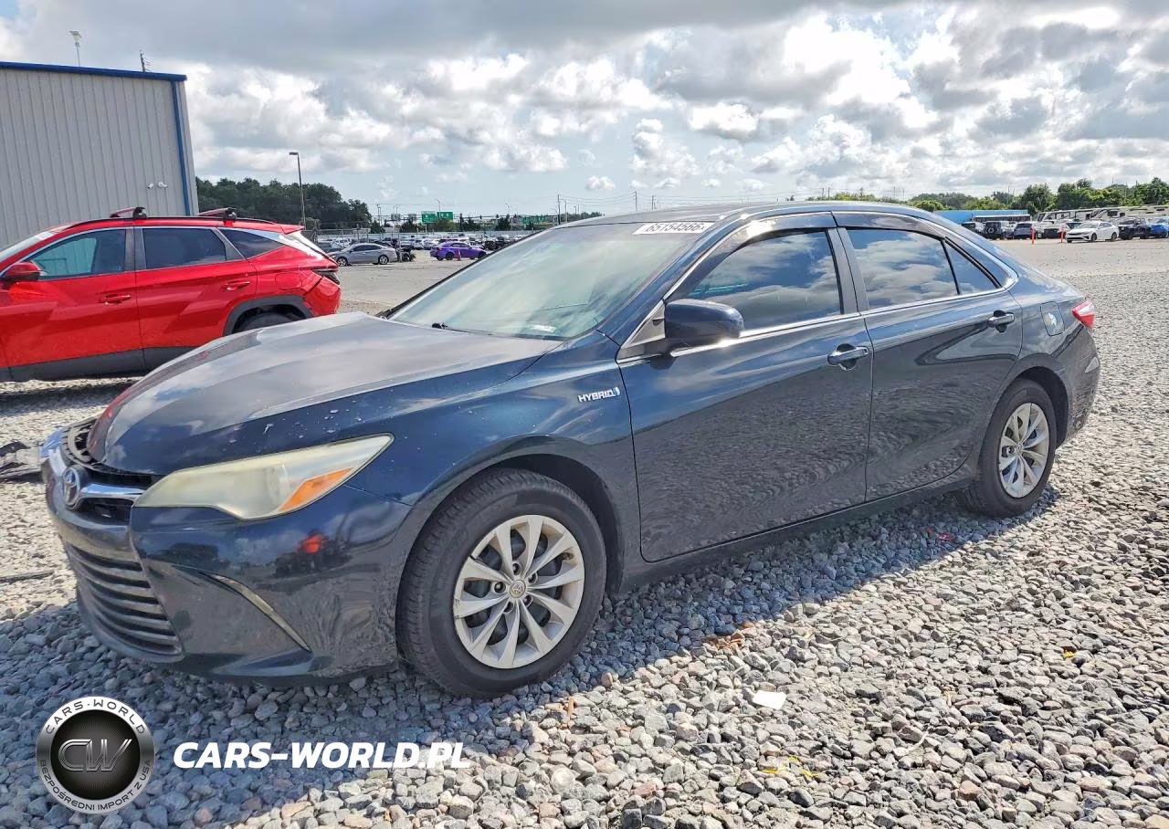 2015 Toyota Camry Hybrid Le – zdjęcie 1 z 12