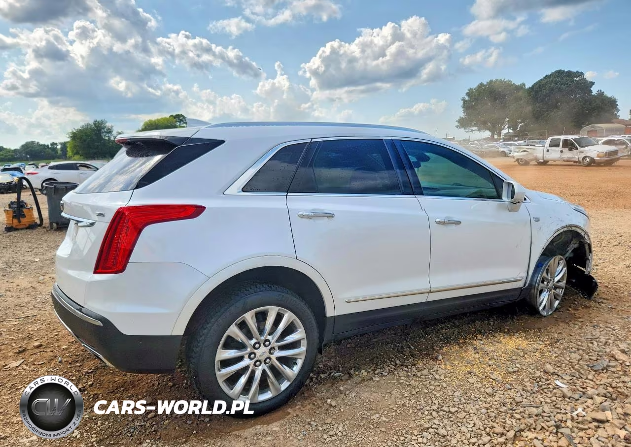 2017 Cadillac Xt5 Platinum VIN:1GYKNFRS1HZ111546 - 3