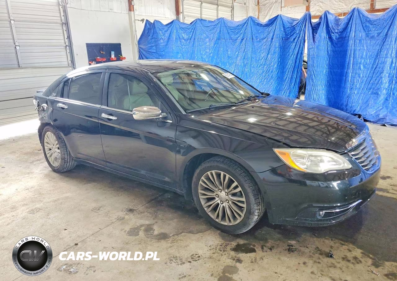 2011 Chrysler 200 Limited VIN:1C3BC2FB9BN500933 - 4