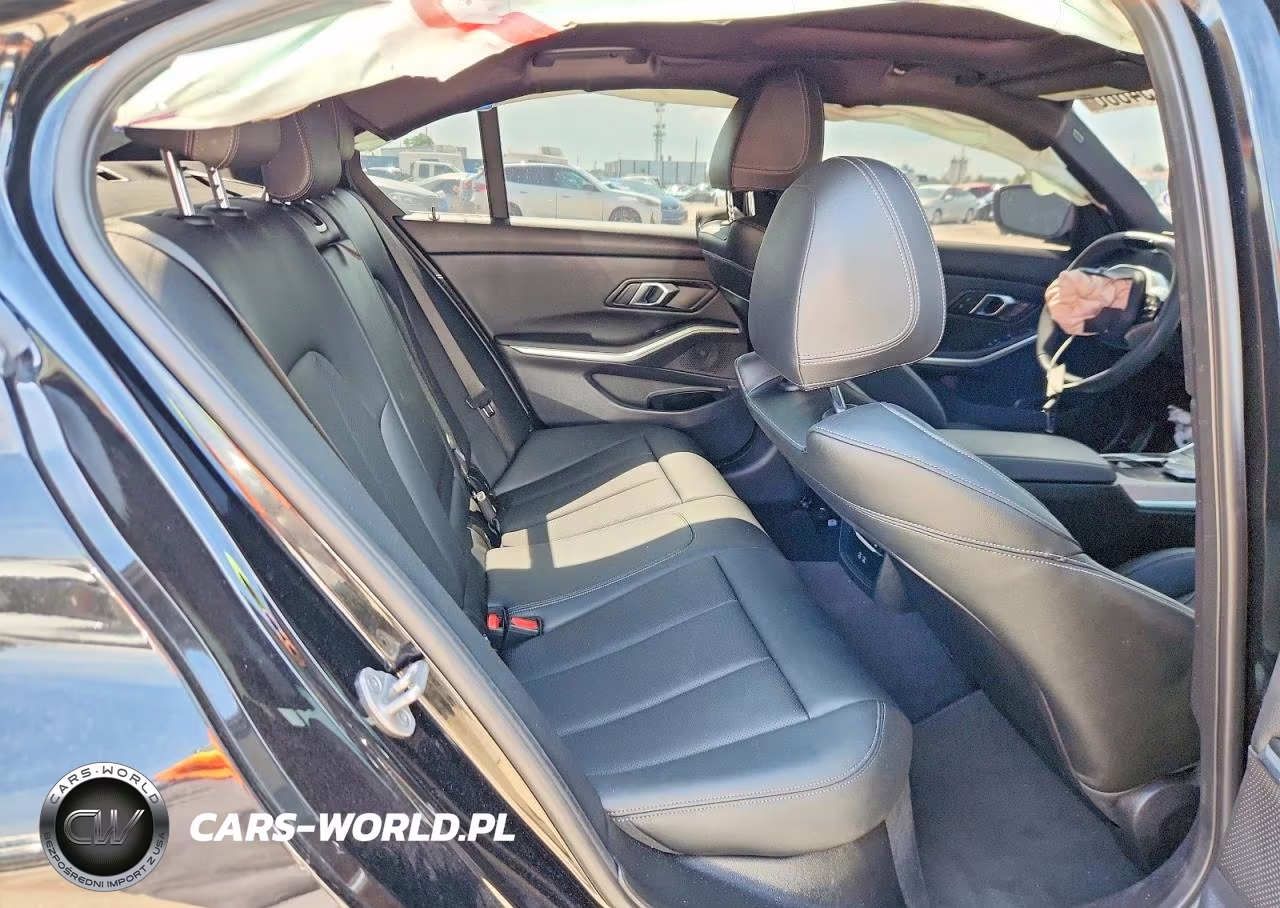 2025 BMW 330I VIN:3MW69CW09S8F10328 - 10