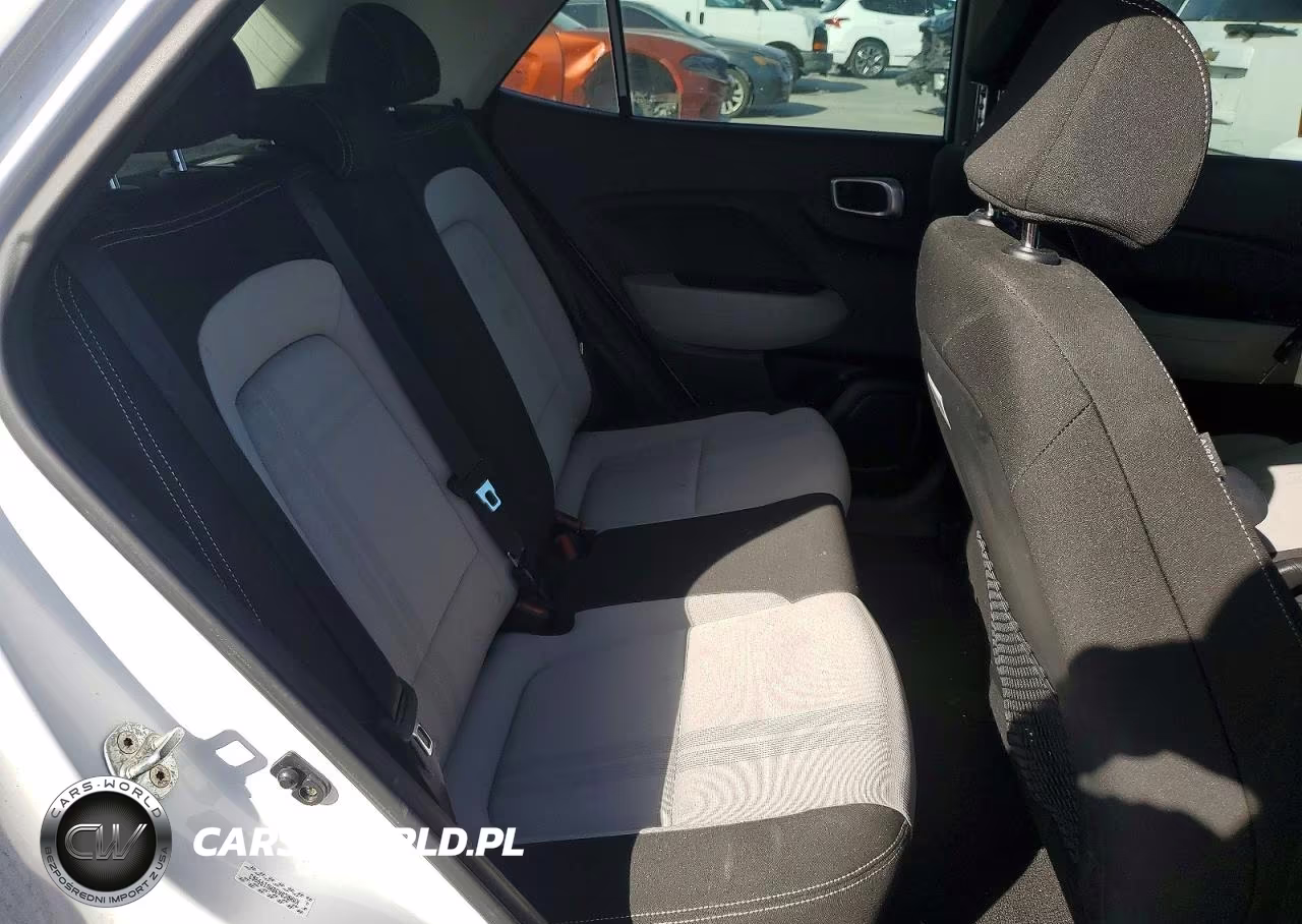 2022 Hyundai Venue Sel VIN:KMHRC8A38NU199963 - 10