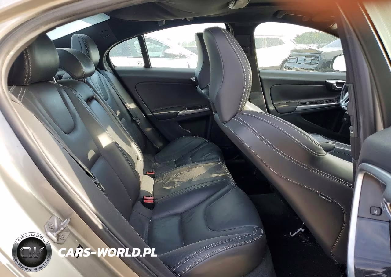 2015 Volvo S60 Platinum VIN:YV149MFM2F1346704 - 10