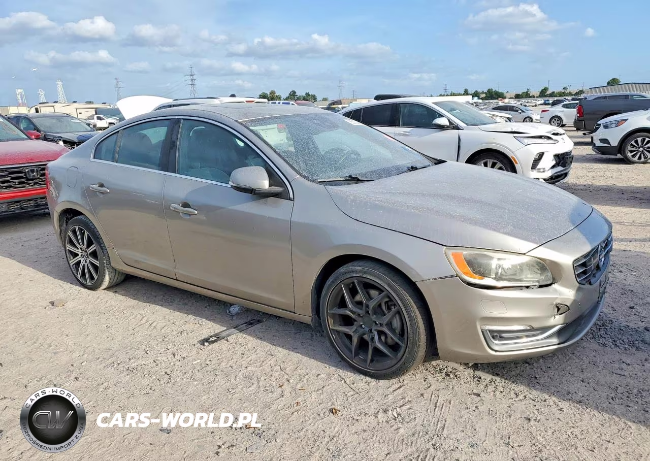 2015 Volvo S60 Platinum VIN:YV149MFM2F1346704 - 4