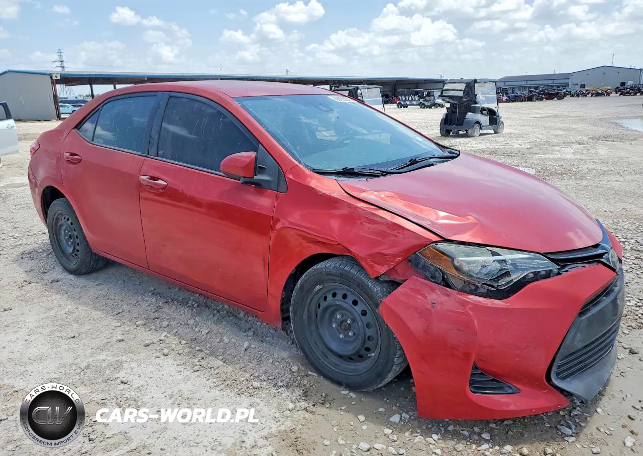 2017 Toyota Corolla Le VIN:5YFBURHEXHP649193 - 4